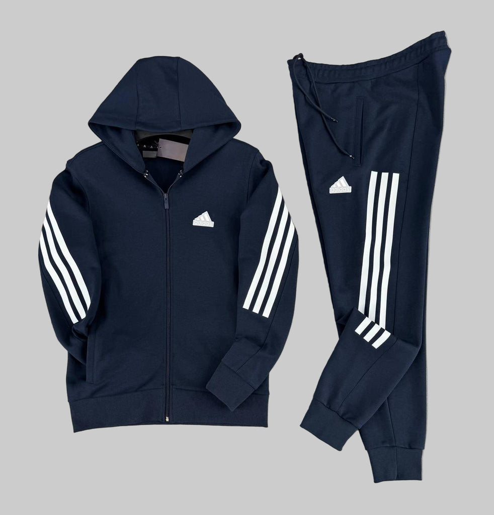 Moški športni komplet Adidas, temno modra z navpičnimi belimi črtami