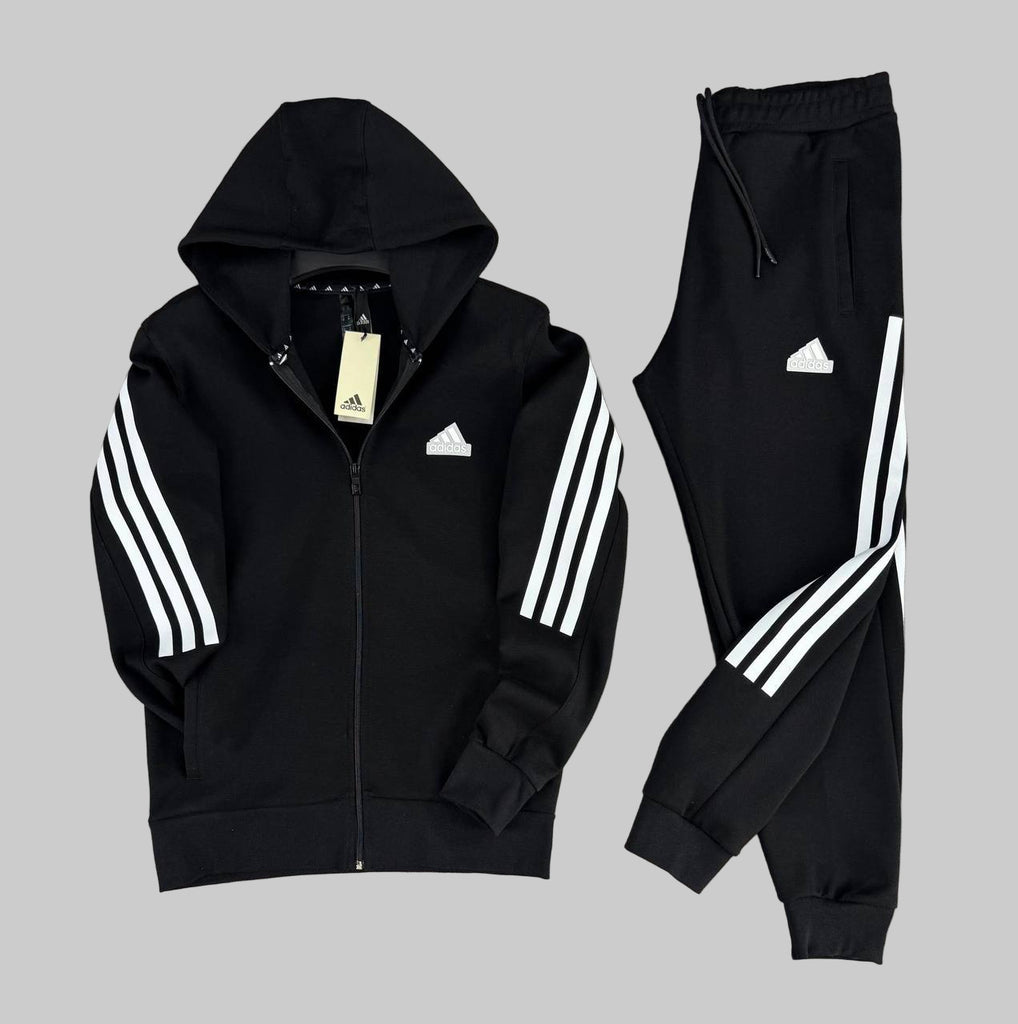 Moški športni komplet Adidas, črna z navpičnimi belimi črtami