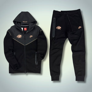 Nike x Syna World Tech Fleece moška trenirka, črna. Model 2024. Vrhunska kakovost