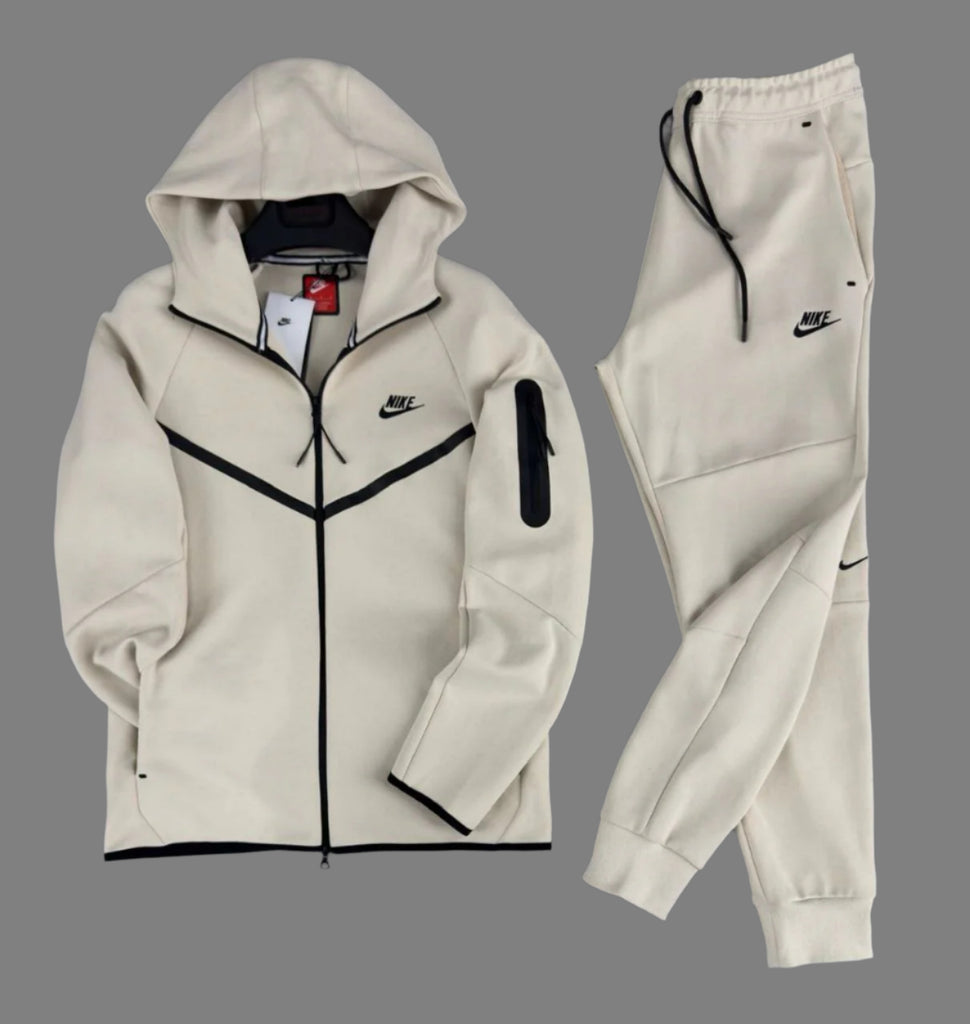 Moška trenirka Nike Tech Fleece, bež. Model 2024. Premium kakovost.