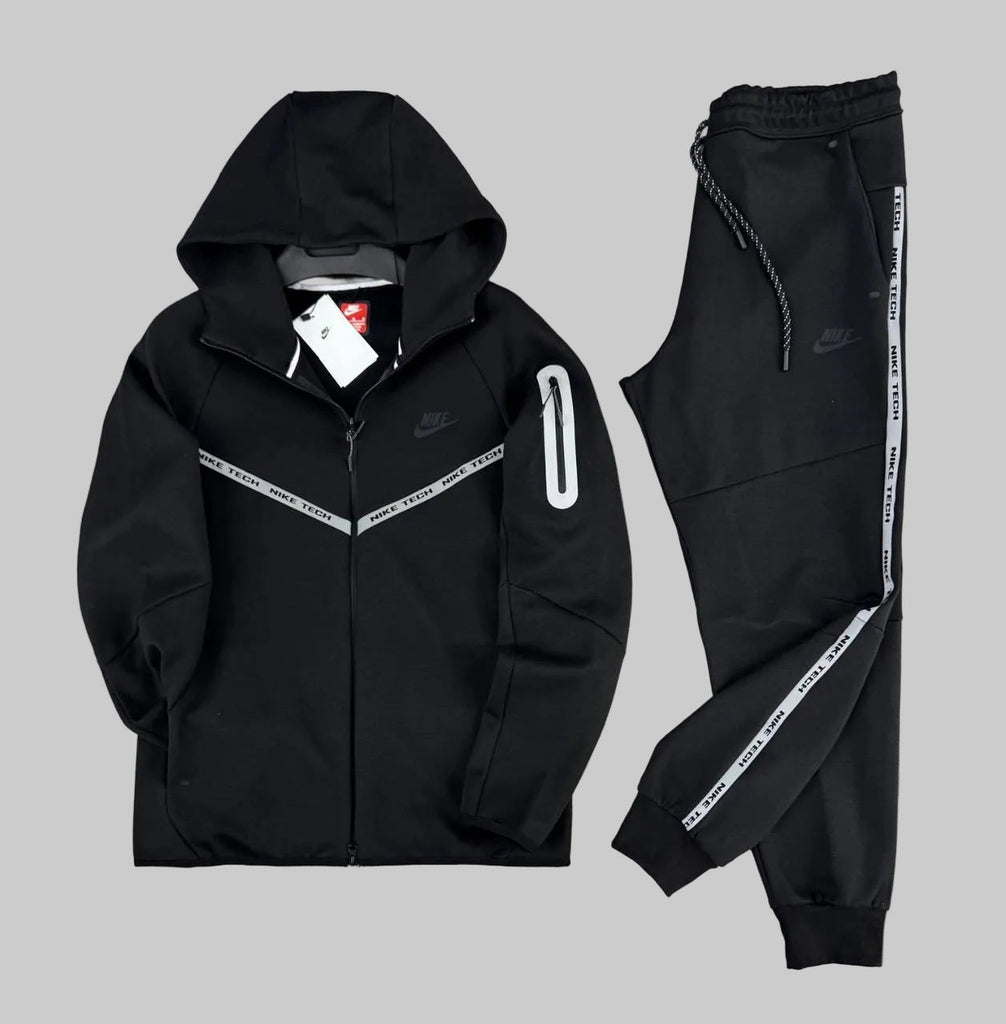 Moška trenirka Nike Tech Fleece, črna, z odsevnimi trakovi in žepom na rokavu