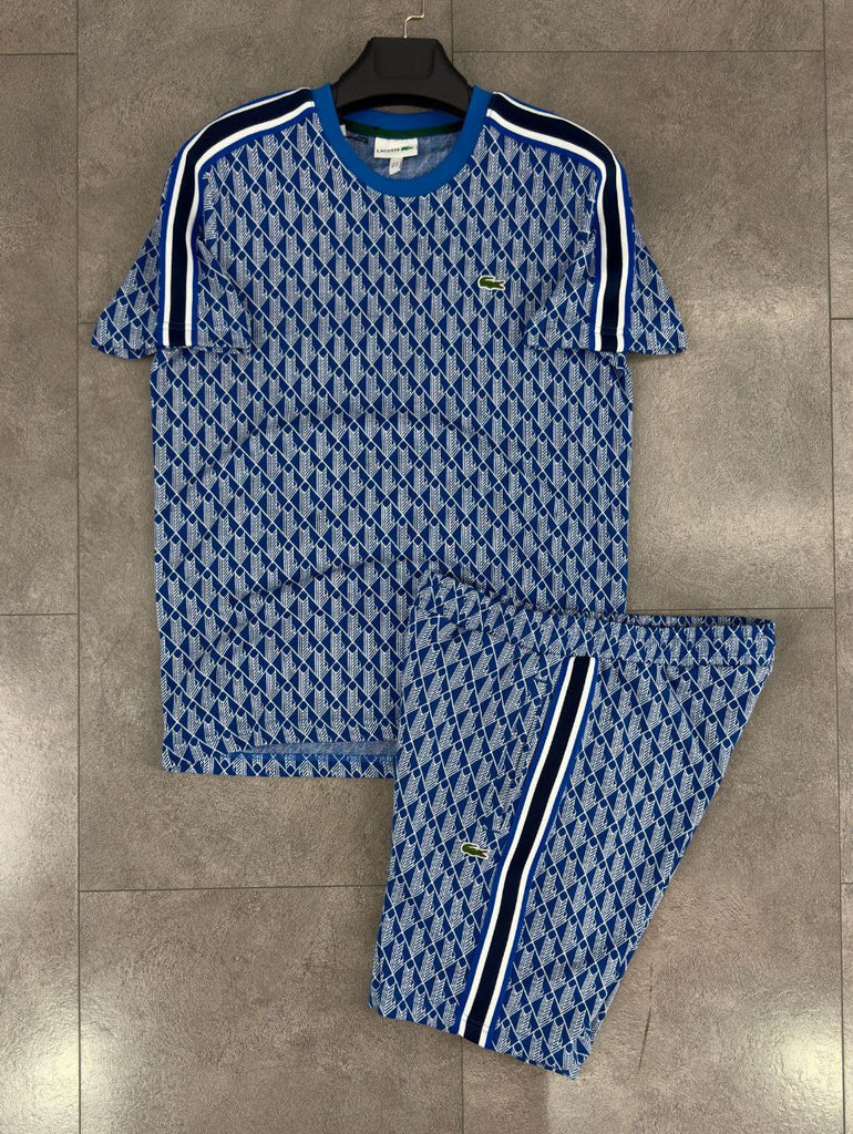 Moški komplet Lacoste, majica in kratke hlače v modri barvi z žakardnim monogramom.