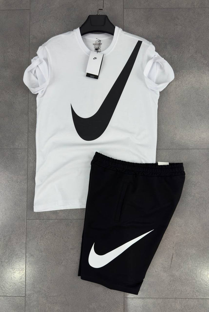 Moški komplet Nike, bela majica in kratke črne hlače. Premium kakovost.