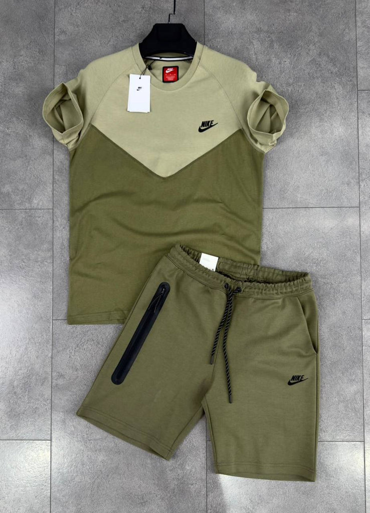 Moški komplet Nike Tech Fleece, sestavljen iz kratkih hlač in olivno zelene majice s kratkimi rokavi. Vrhunska kakovost.
