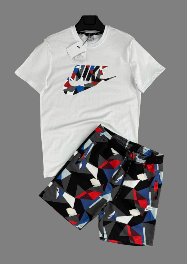 Moški komplet Nike – bela majica in pisane kratke hlače