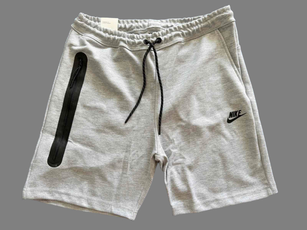 Moške športne kratke hlače Nike Tech Fleece, klasično sive.