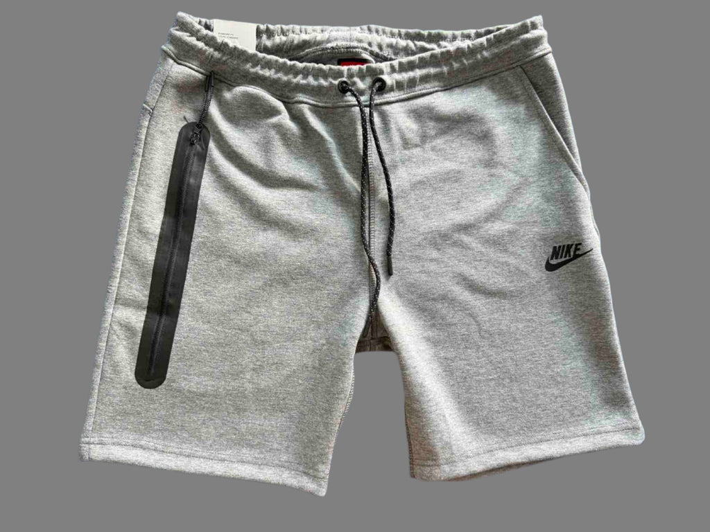 Moške športne kratke hlače Nike Tech Fleece, sive barve.