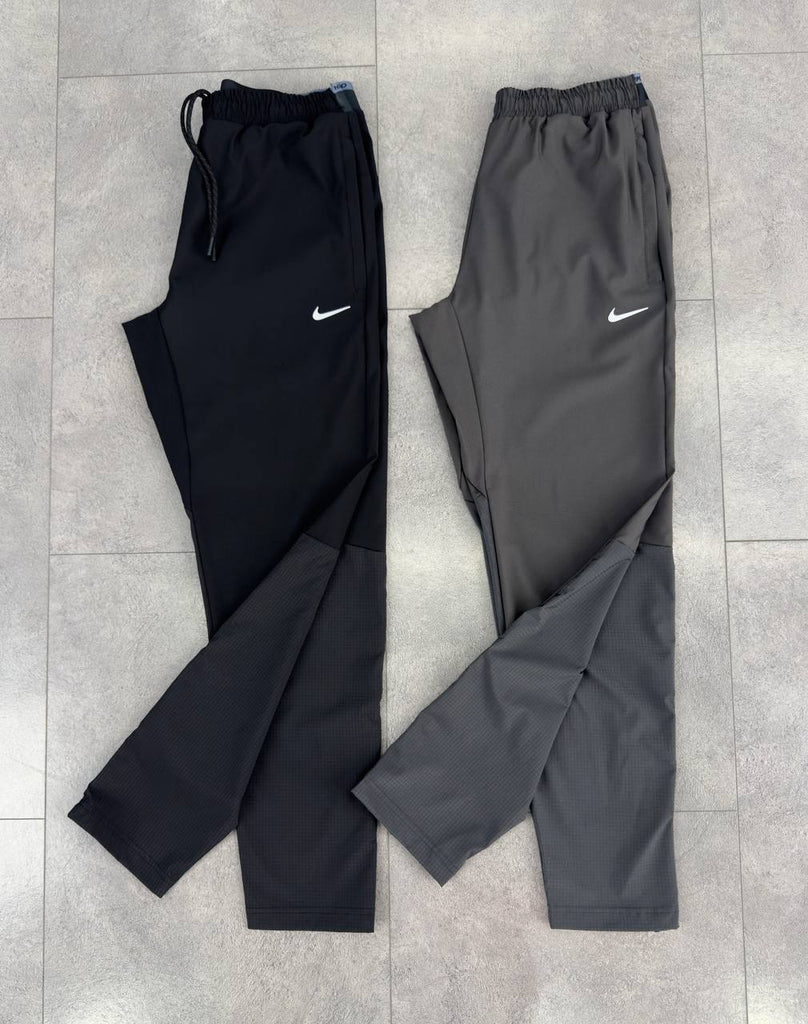 Moške športne hlače Nike, črne.